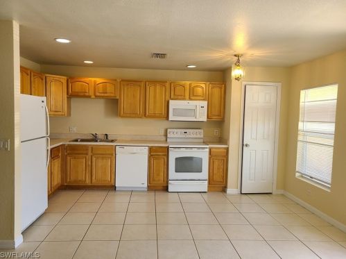 125 Ivan Ave, Lehigh Acres FL  33973-2089 exterior