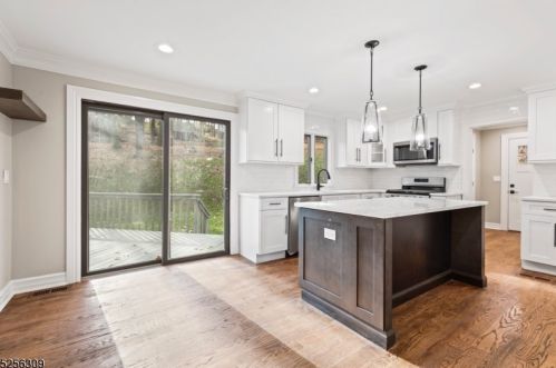 37 Tara Ln, Montville Township NJ  07045-9699 exterior