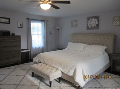 48 Jones Rd, Wallingford CT  06492-4325 exterior