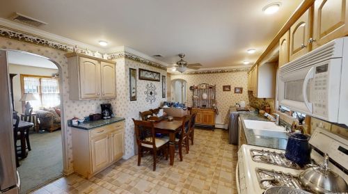 7 Dual Dr, Lake Grove, NY 11755-3211