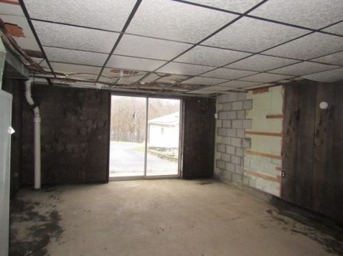 2216 2 St, South Connellsville PA  15425-5313 exterior