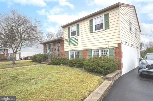 123 Maple Ave, Willow Grove PA  19090-2902 exterior