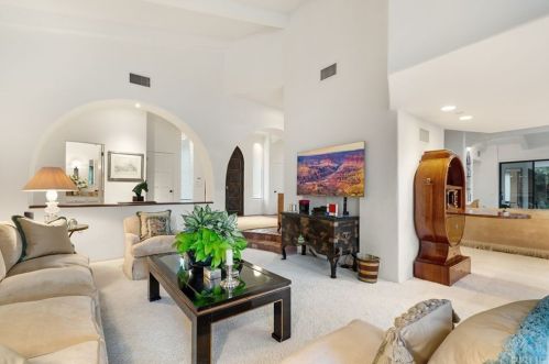 5242 Amestoy Ave, Van Nuys CA 91406-2112 exterior