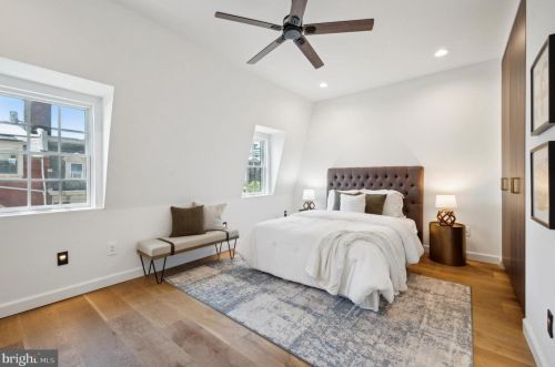 2037 Locust St, Philadelphia PA  19103-5613 exterior