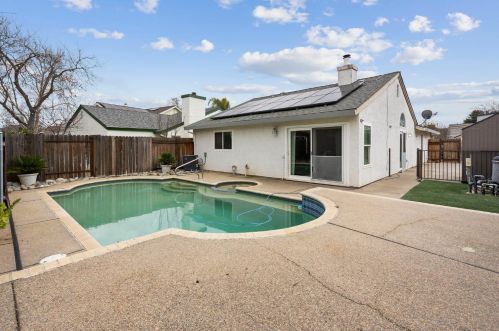 9420 Trenholm Dr, Elk Grove CA  95758-6533 exterior