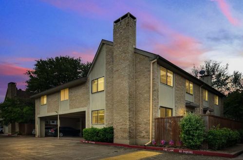 2602 Custer Pkwy, Richardson TX  75080-1607 exterior