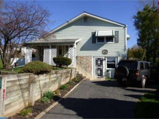 857 J Ave, Ardsley, PA 19038-1826