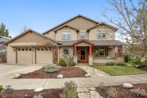 1381 Romeo Dr, Ashland, OR 97520-7315