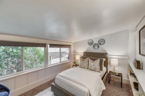 5044 Fairfax Ave, Oakland CA 94601-5811 exterior