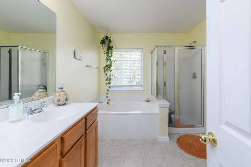 8 Waccamaw Way, Beaufort SC  29906-6002 exterior