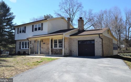 902 Clydesdale Dr, Bear, DE 19701-2205