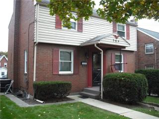 364 Library Pl, Oakmont, PA 15139-1532