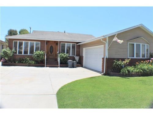3210 Wolfe St, Lakewood, CA 90712-1423
