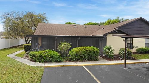 28 Kimberly Ct, Winter Haven, FL 33880-1117