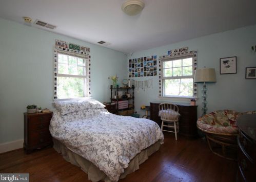 912 Hillwood Ave, Falls Church VA  22042-2421 exterior