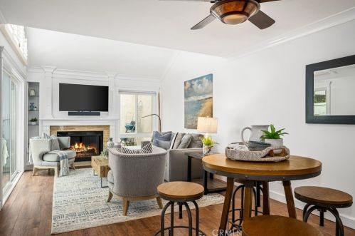 513 15th St, Huntington Beach CA  92648-4045 exterior