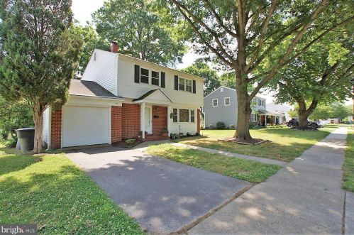 821 Schoolhouse Ln, Dover, DE 19904-2415