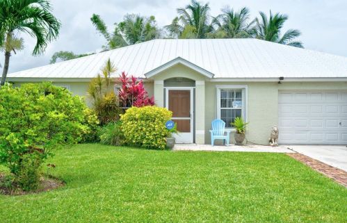 279 Glenwood Dr, Fort Pierce, FL 34984-5038