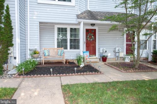 3 Old Mill Ln, Southampton, PA 18966-2842