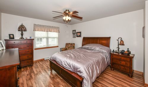 618 Park Dr, Waterford WI  53185-2890 exterior