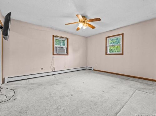 7 Lena Dr, Uncasville CT  exterior