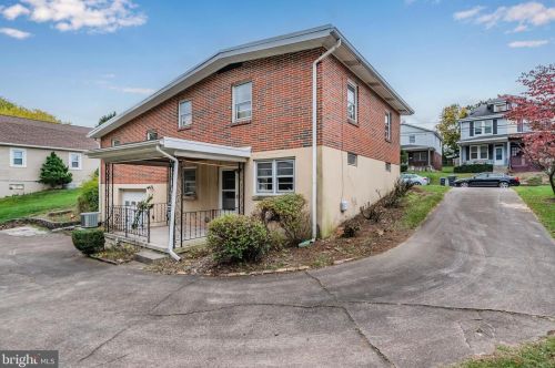 355 7 St, Harrisburg PA 17113-2012 exterior