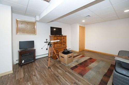 21 Lollypop Ln, Danville NH  03819-5129 exterior