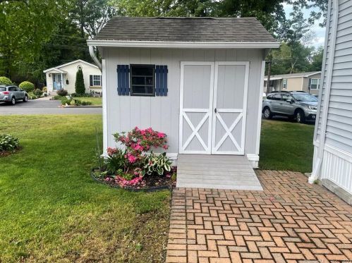 8 Park Ave, Plainville CT  06062-3223 exterior