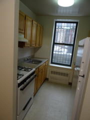 858 Southern Blvd, Bronx NY  10459-5256 exterior