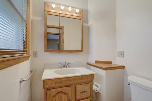 2335 Graylog Ln, Waukesha WI  53151-2921 exterior