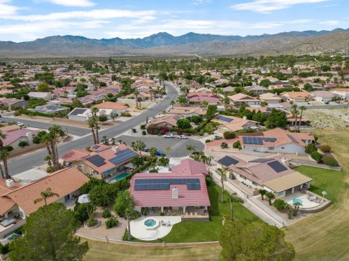 9721 Siwanoy Dr, Desert Hot Springs CA  92240-1330 exterior