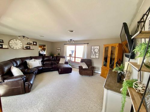 609 Fillmore Ave, Mabel, MN 55954-3015