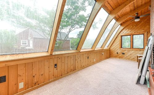 3437 Pinewood Dr, Whitaker PA  15120-1367 exterior