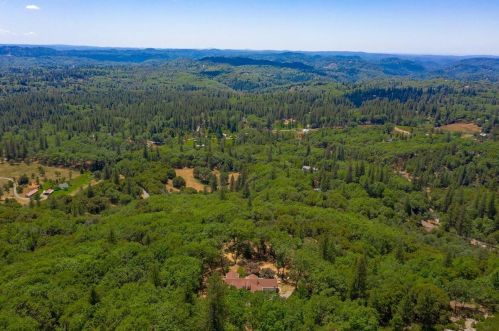 14501 Orzalli Rd, Grass Valley, CA 95945-9014