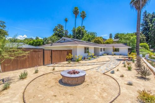 237 Eucalyptus Dr, Redlands CA  92373-7122 exterior