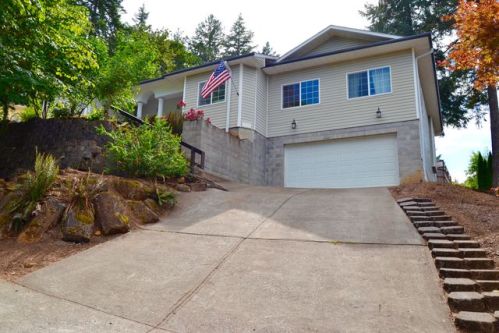 1172 69 Pl, Springfield OR  97478-4714 exterior