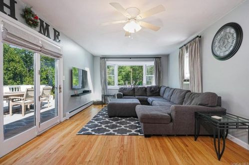 533 Oscawana Lk Rd, Tompkins Corners NY  10579-2205 exterior