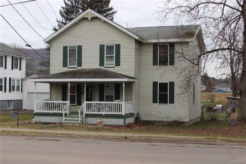 60 Temple St, Portville, NY 14770-9798