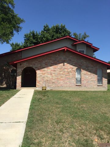 3 Donna Dr, Uvalde TX  78801-4018 exterior