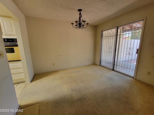 9008 Palms Park Dr, Tucson AZ  85715-5643 exterior