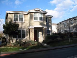 107 Summerfield Dr, Vacaville CA  95687-4144 exterior