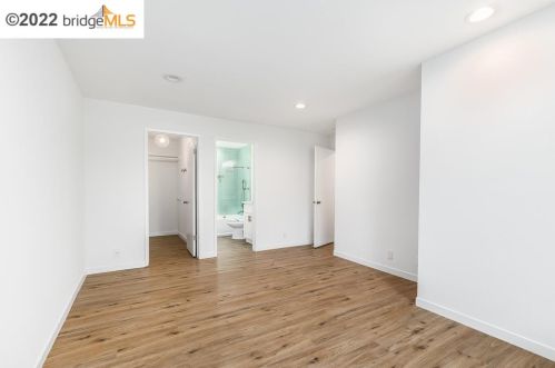 1042 Yarwood Ct, San Jose CA  95128-4727 exterior