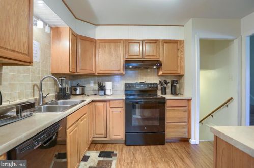 116 Linden Dr, Camp Hill PA  17011-7219 exterior