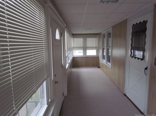 32 Denison Ave, Groton CT  06340-4415 exterior