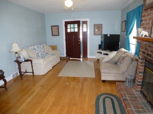 21 Maple St, Cornwall, NY 12518-1417