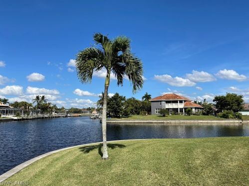2129 20th Pl, Cape Coral, FL 33990-3106