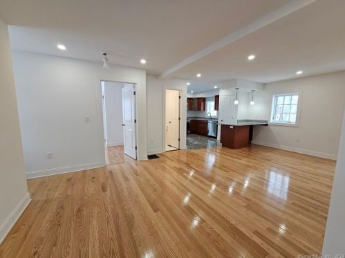 8 Concord St, Danbury CT  06810-6411 exterior
