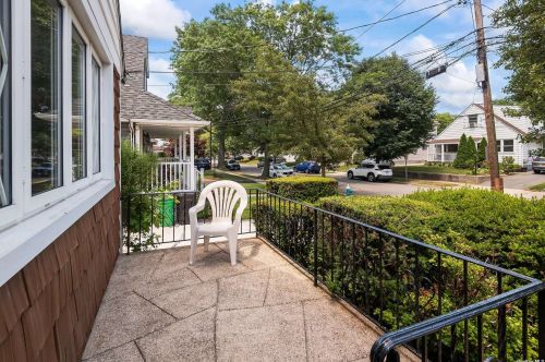 113 1st St, New Hyde Park NY  11040-4415 exterior