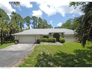 121 Sunrise Ct, Naples, FL 34119-2521