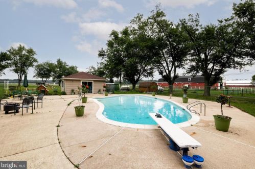 1412 Old Indian Mills Rd, Southampton NJ  08088-9441 exterior